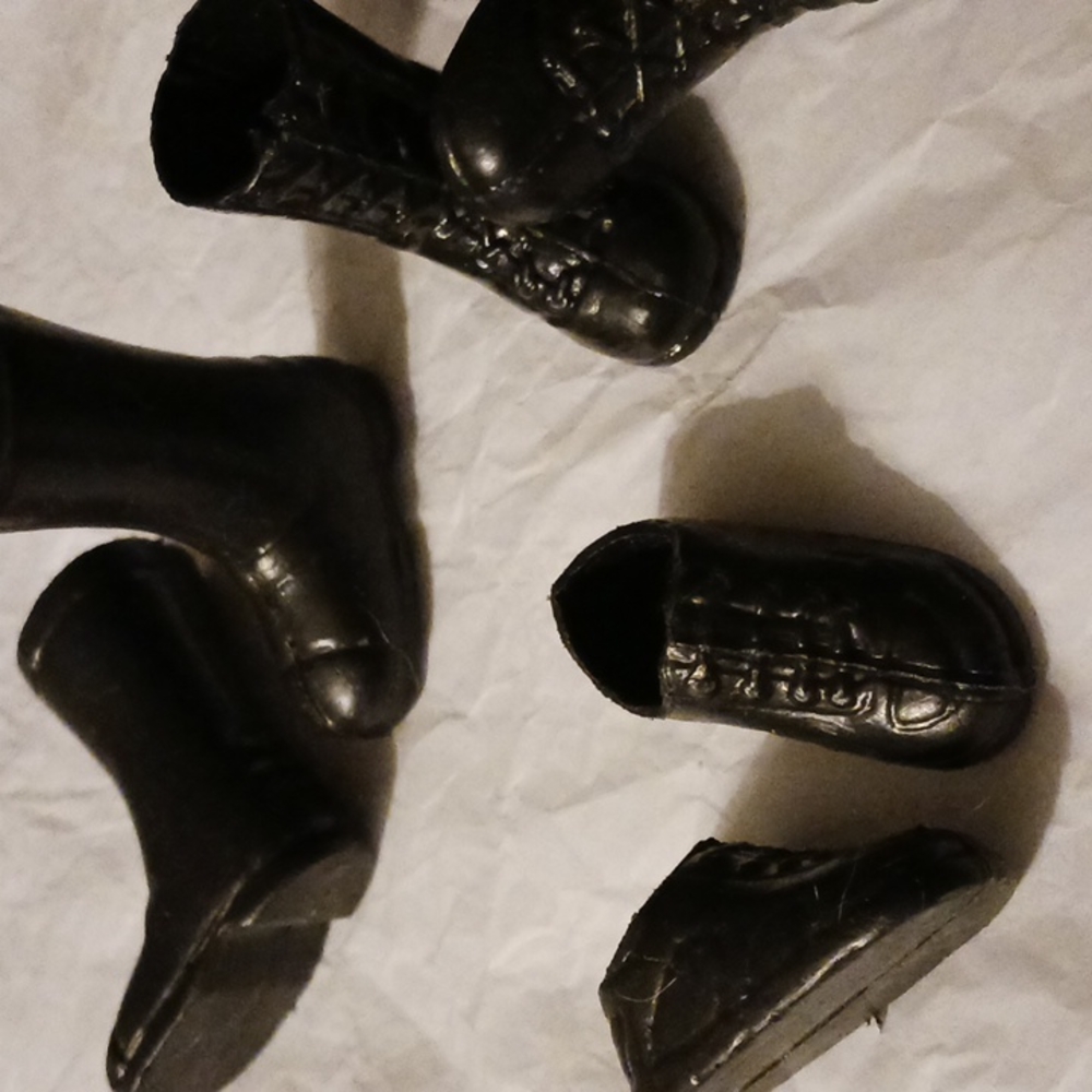 Doll shoes/boots